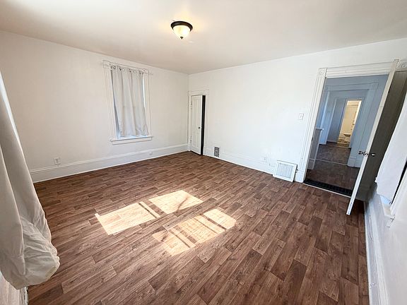 4th image of 1201 E Frye Ave