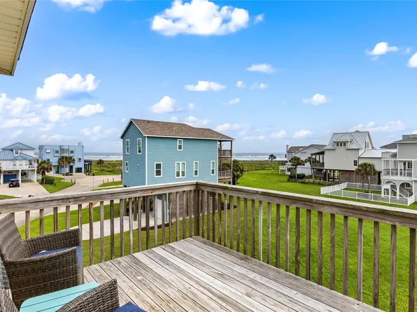 4114 Courageous Ln, Galveston, TX 77554
