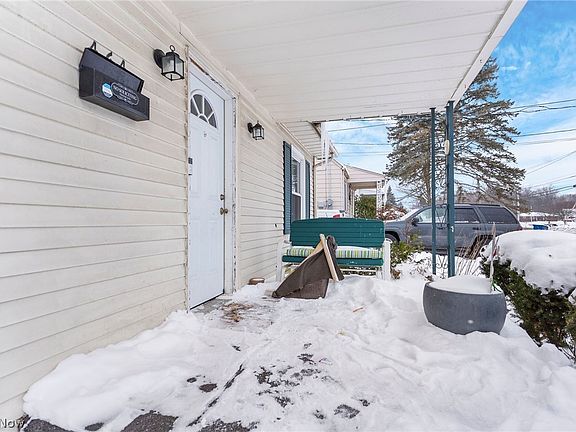 4th image of 464 Elm St