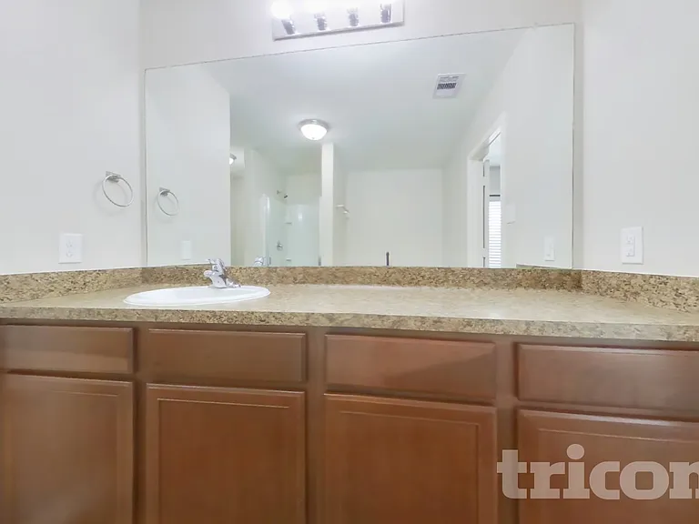 2437 Regatta Ln — Photo 10