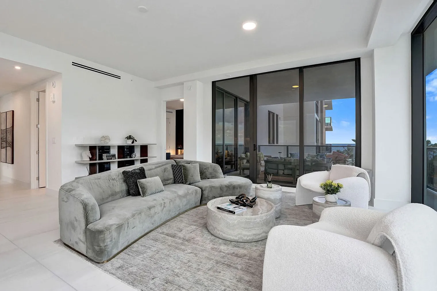 3 bed, 3.0 bath, $14,045 — Photo 4
