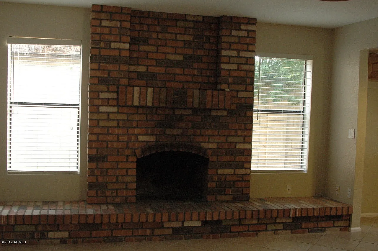 3 bed, 1999 sqft, $2,600 — Photo 3