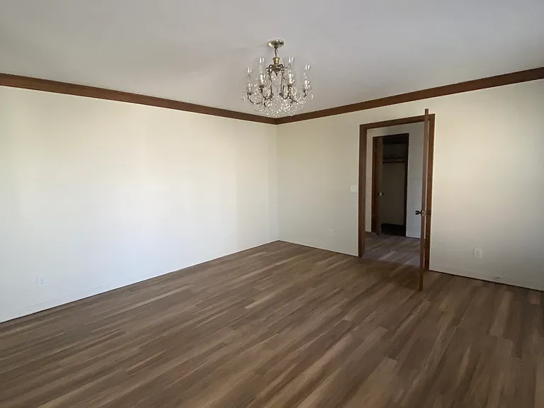 1806 E Spring St — Photo 18