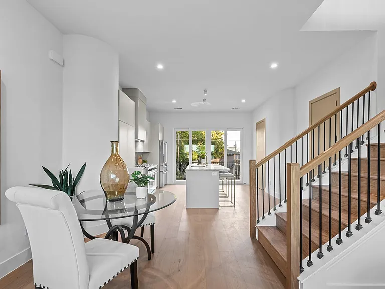 1514 Holly Ave #1514 — Photo 6