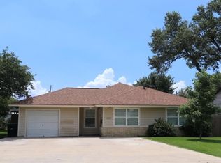 6320 25th St, Groves, TX 77619