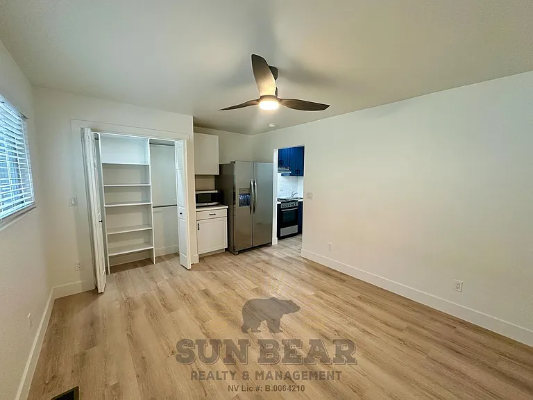 207 Robin Dr — Photo 6