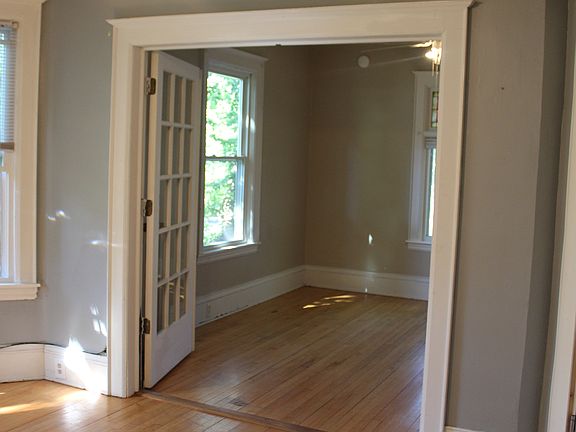 5th image of 1070 13th Ave SE #2