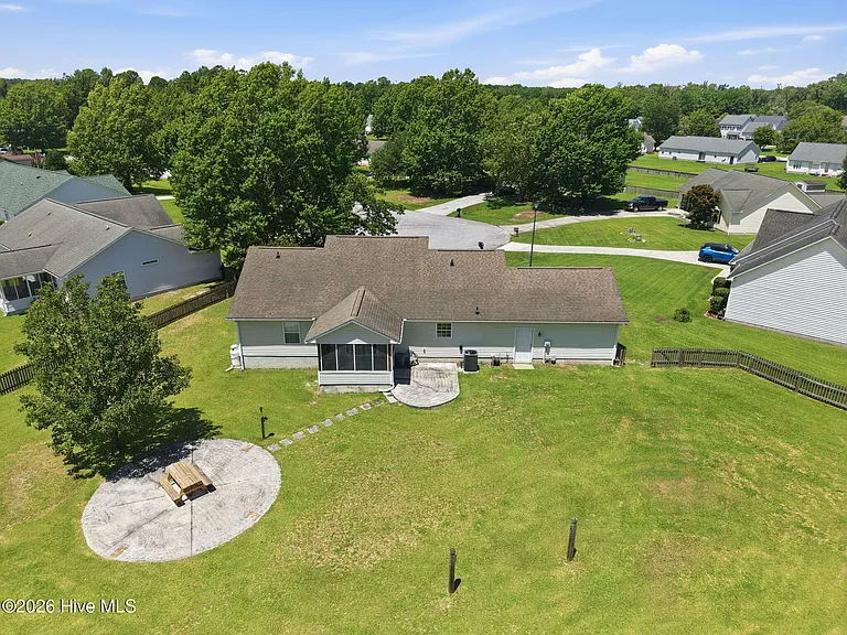 308 Carrie Ct — Photo 32