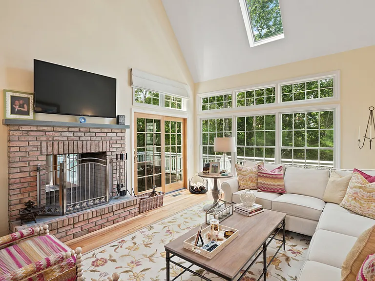 82 Northview Hills Ct — Photo 4