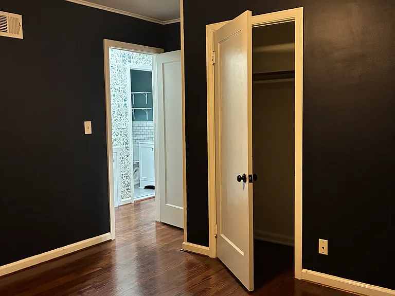 2331 Rowland Ave — Photo 7