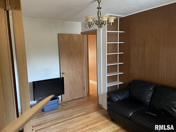 4th image of 3617 31st Ave