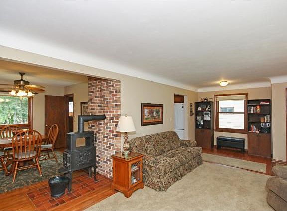 3rd image of 2737 Aglen Ave