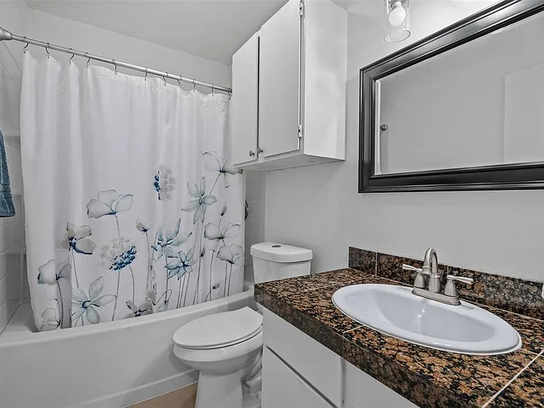 4413 Whispering Valley Dr #D — Photo 5