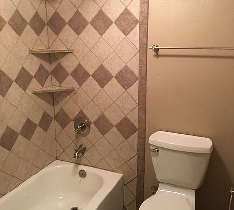 4th image of 987 E Creek Hill Ln #31