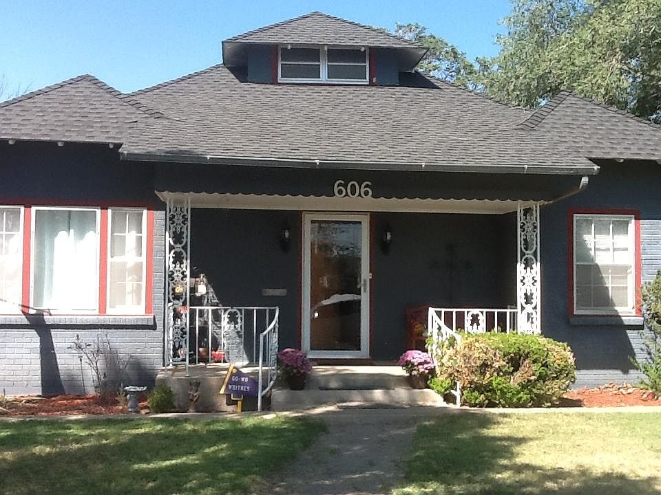 2nd image of 606 Oak Ave