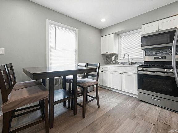 2nd image of 1733 5th Avenue