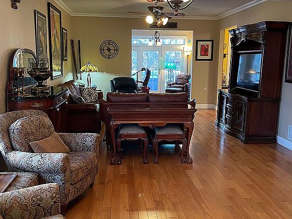 3rd image of 200 Rolling Meadows Blvd N