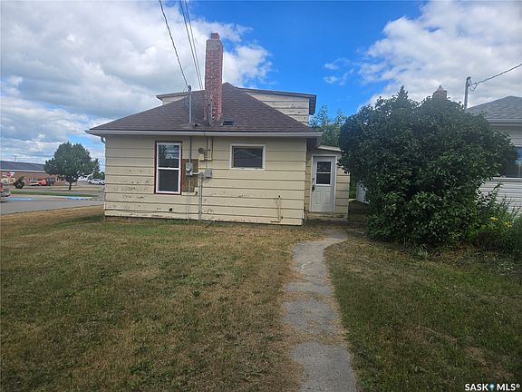 4th image of 419 Main Street