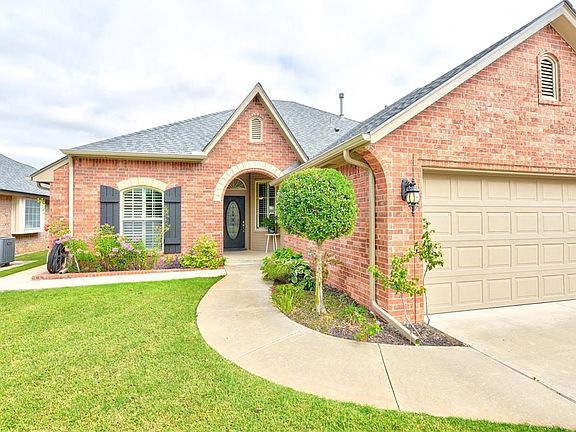 2nd image of 17316 Avila Ln