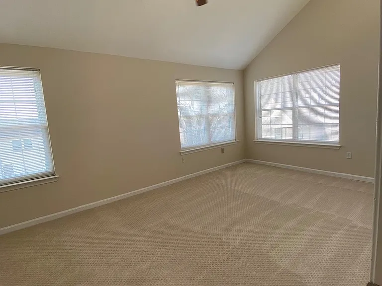 8569 Harvest View Ct — Photo 14