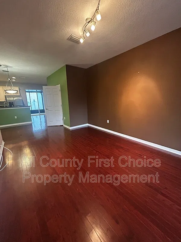 2 bed, 2.5 bath, 1220 sqft, $2,195 — Photo 2
