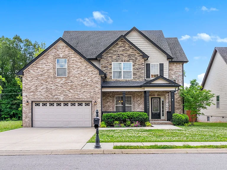 1697 Ellie Piper Cir — Photo 2