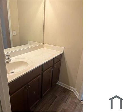 5th image of 2813 Hillside Way