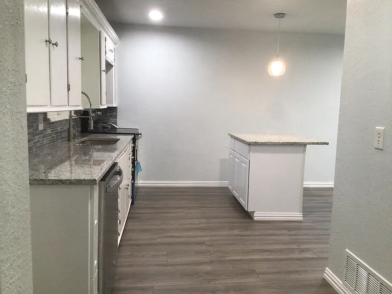 405 Madison St — Photo 8