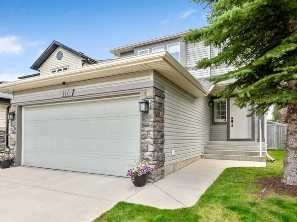 114 N Chapalina Close SE, Calgary, AB T2X 3W4