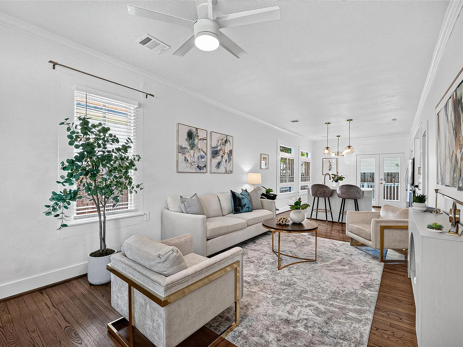 3 bed, 2.0 bath, 1617 sqft, $3,500 — Photo 3