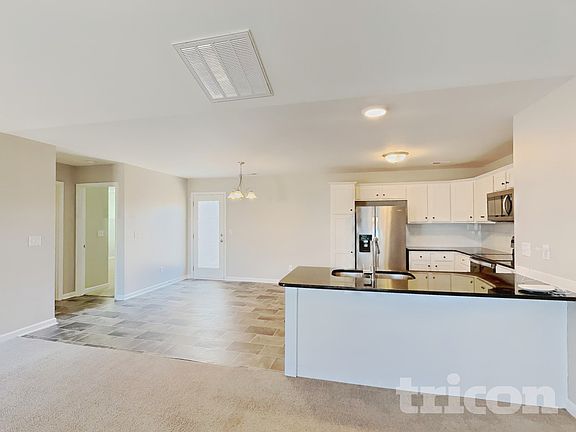3rd image of 113 Cornfield Ln