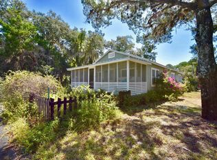 12403 Cedar St, Cedar Key, FL 32625
