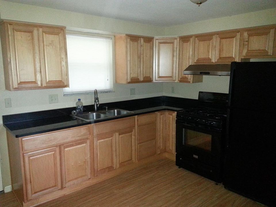 2nd image of 34 Windcrest Dr