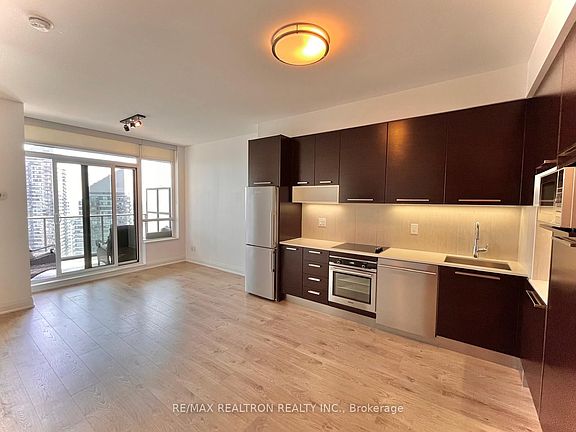4th image of 36 Park Lawn Rd #2501