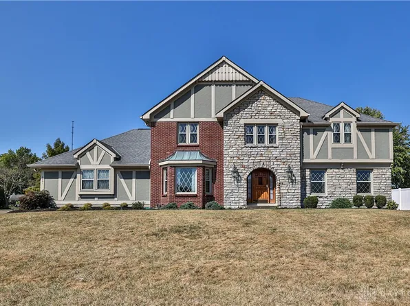 8061 Ivory Hills Dr, West Chester, OH 45069