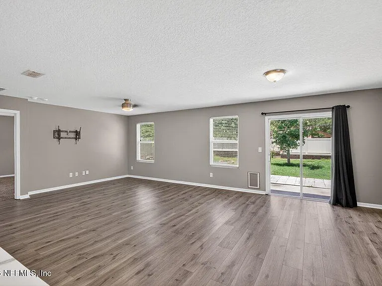 9099 Tahoe Ln — Photo 13