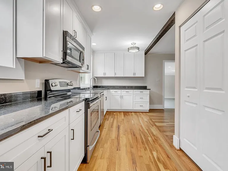 10911 Chandler Rd — Photo 13