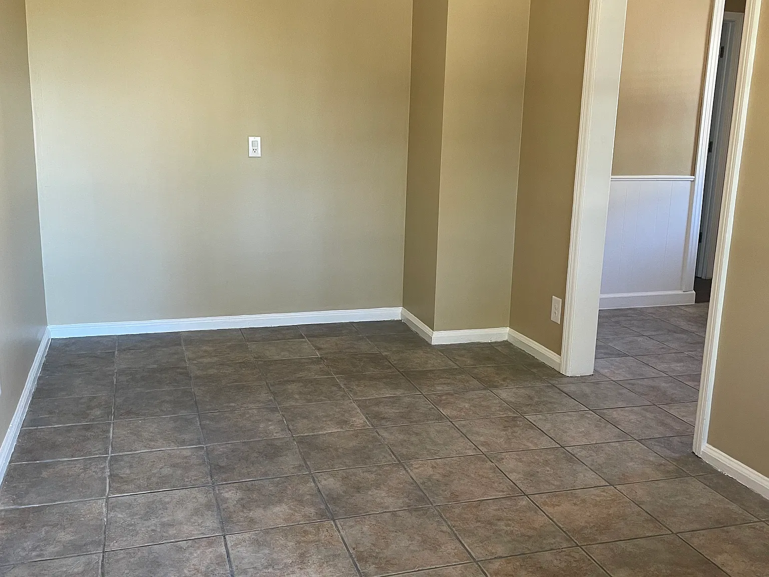 1 bed, 600 sqft, $1,000 — Photo 3