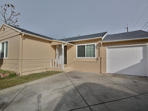 2nd image of 4851 Siskiyou Ave