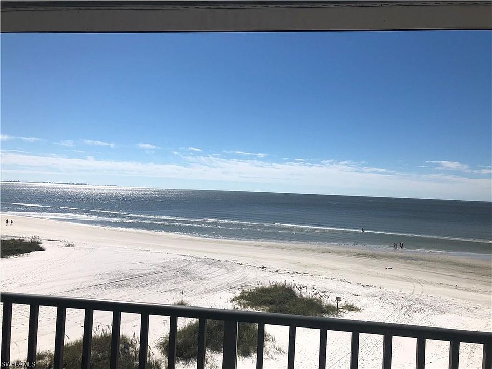 2nd image of 2580 Estero Blvd APT 401