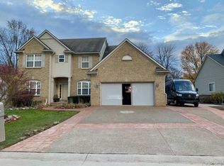 26895 S Monroe Dr, Southfield, MI