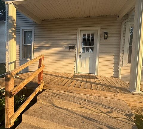 2nd image of 409 Walnut St