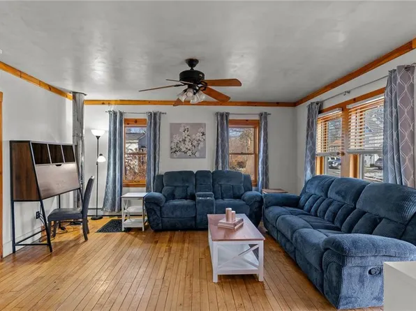 12 Mount Ave, Lincoln, RI 02865