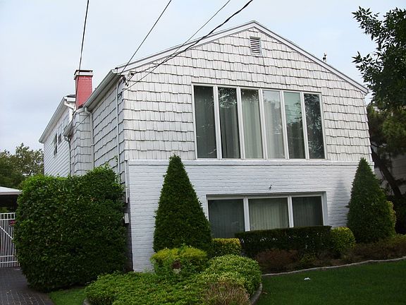 2nd image of 2542 E 65th St