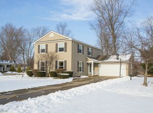515 Walmar Rd, Bay Village, OH 44140