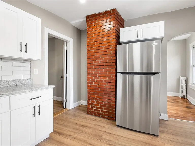 501 Warren St #6 — Photo 4