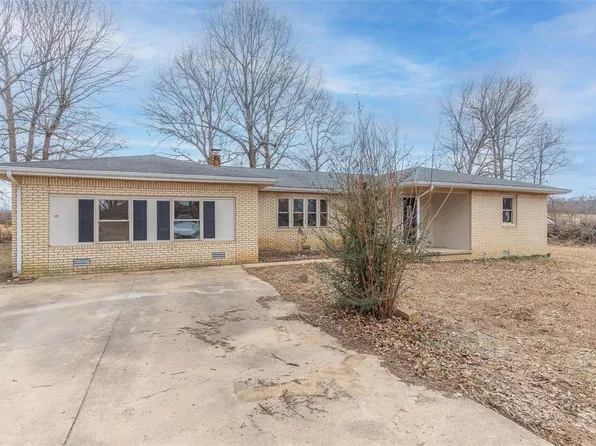 127 Red Rose Cir, Doniphan, MO 63935