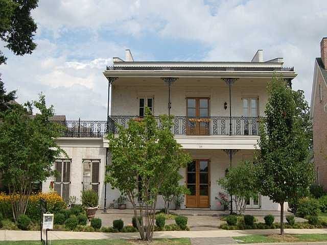 Custom-Built Home in Collierville’s Exclusive Schilling Farms