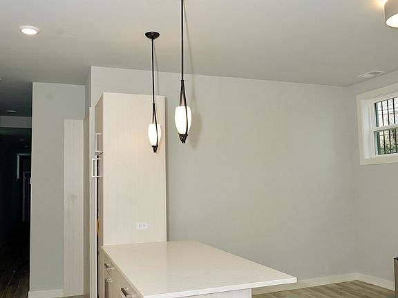 3rd image of 6138 S University Ave #6138