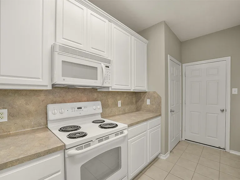 171 N Burberry Park Cir — Photo 9
